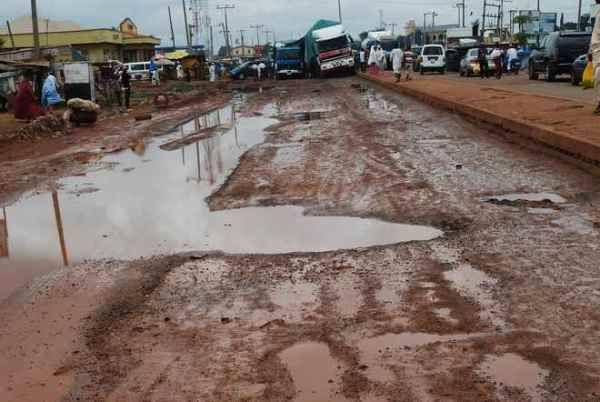 Travelling-by-road-in-Nigeria