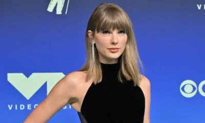 Taylor Swift sets new record at MTV VMAs